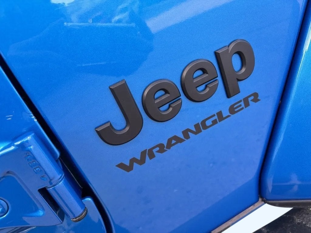 2023 Jeep Wrangler 4-Door Sahara Altitude