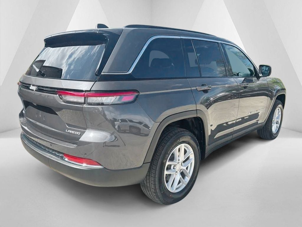 2026 Jeep Grand Cherokee GRAND CHEROKEE LAREDO X 4X4
