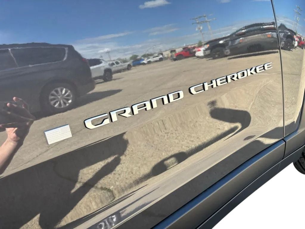 2026 Jeep Grand Cherokee GRAND CHEROKEE LAREDO X 4X4