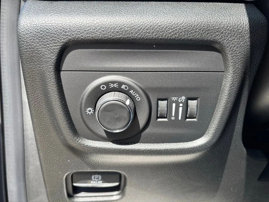 2026 Jeep Grand Cherokee GRAND CHEROKEE LAREDO 4X4