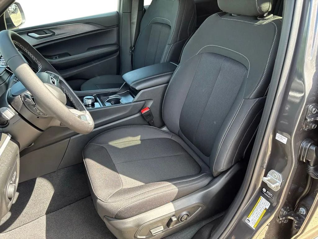 2026 Jeep Grand Cherokee GRAND CHEROKEE LAREDO 4X4