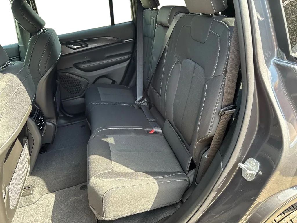 2026 Jeep Grand Cherokee GRAND CHEROKEE LAREDO 4X4