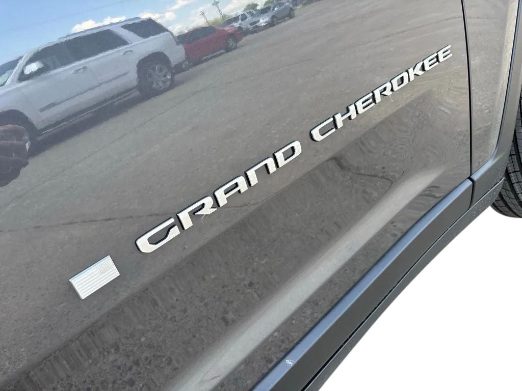 2026 Jeep Grand Cherokee GRAND CHEROKEE LAREDO 4X4