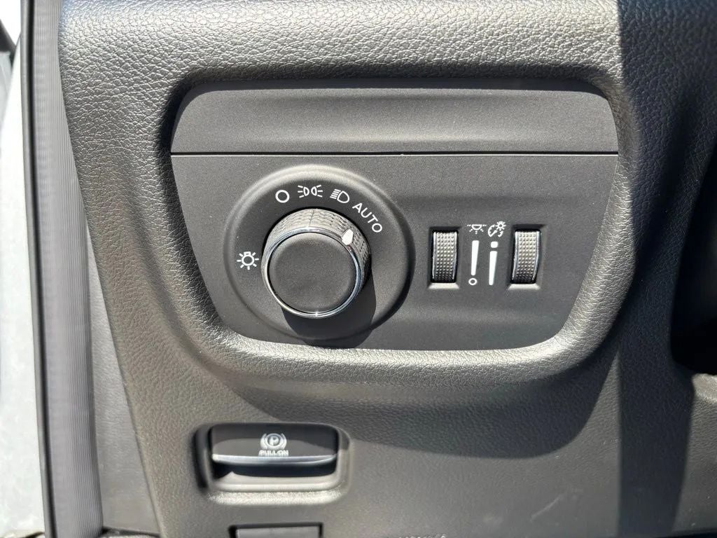 2026 Jeep Grand Cherokee GRAND CHEROKEE LAREDO 4X4