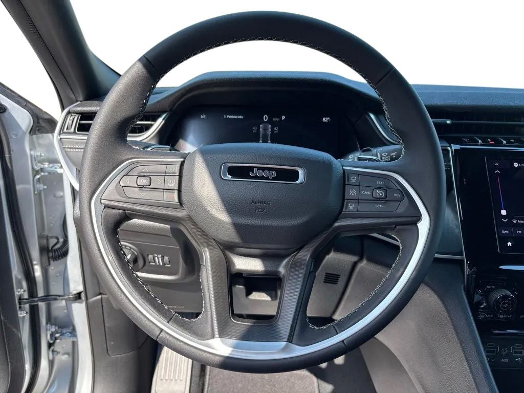 2026 Jeep Grand Cherokee GRAND CHEROKEE LAREDO 4X4