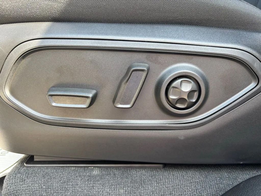 2026 Jeep Grand Cherokee GRAND CHEROKEE LAREDO 4X4