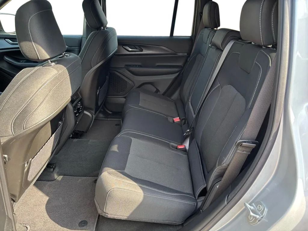 2026 Jeep Grand Cherokee GRAND CHEROKEE LAREDO 4X4