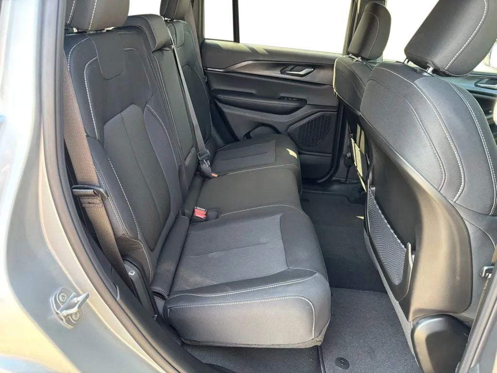 2026 Jeep Grand Cherokee GRAND CHEROKEE LAREDO 4X4