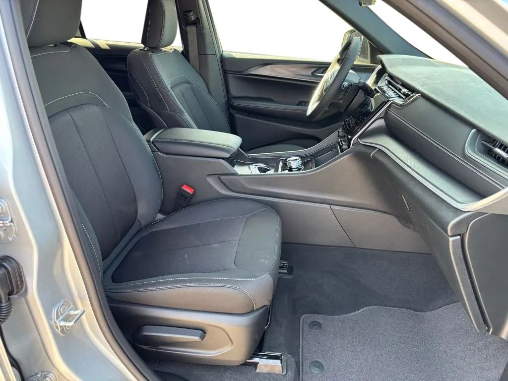 2026 Jeep Grand Cherokee GRAND CHEROKEE LAREDO 4X4