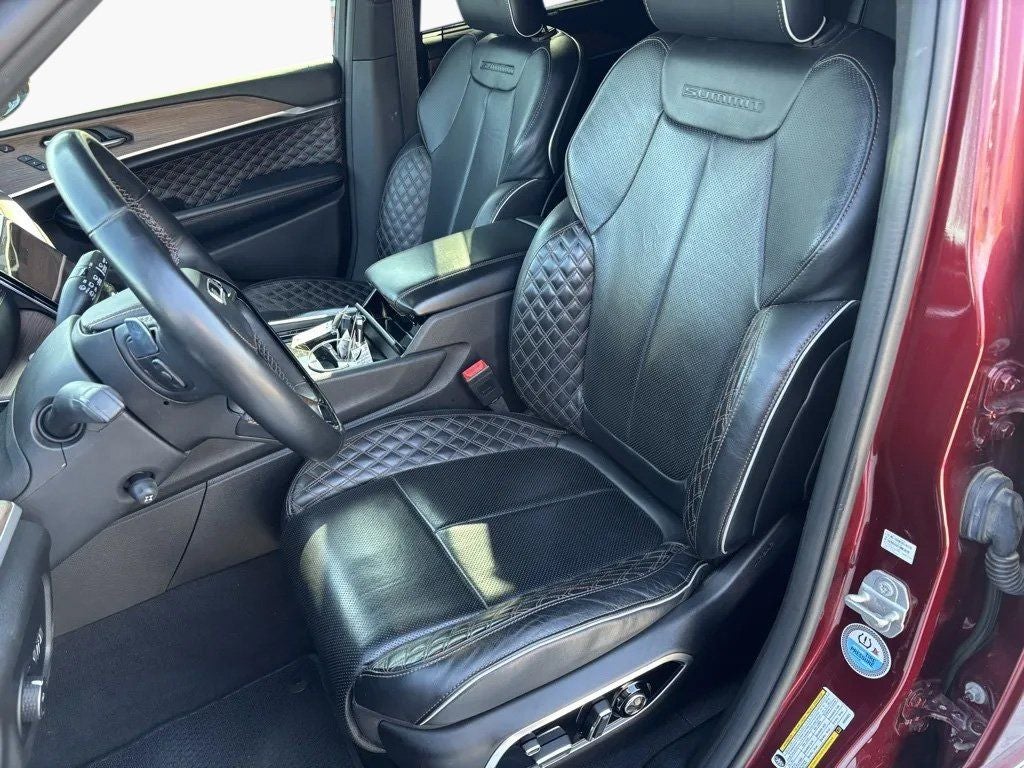 2022 Jeep Grand Cherokee Summit