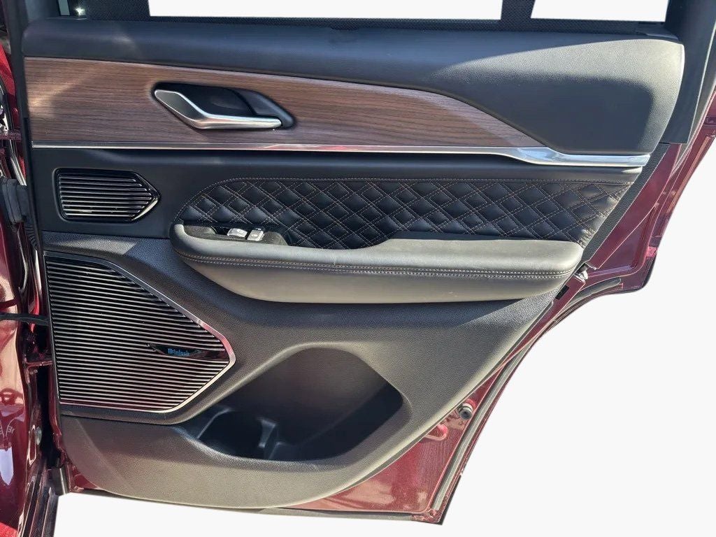 2022 Jeep Grand Cherokee Summit