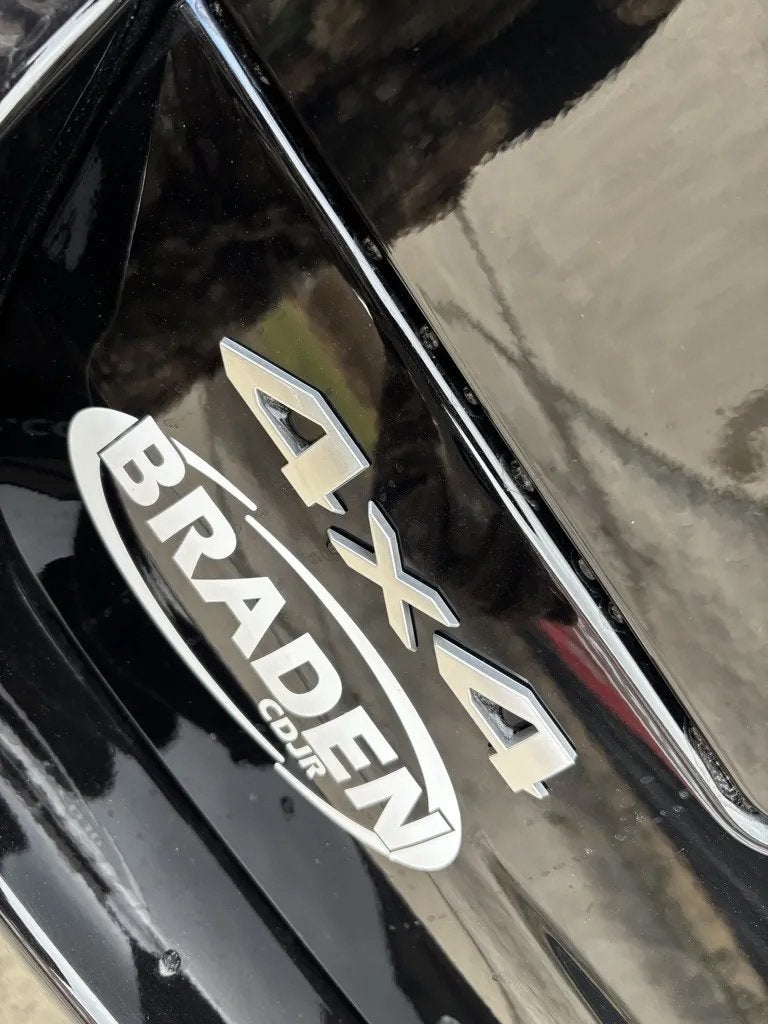 2025 Jeep Grand Cherokee GRAND CHEROKEE SUMMIT RESERVE 4X4