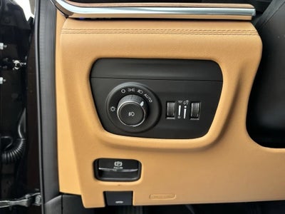 2025 Jeep Grand Cherokee GRAND CHEROKEE SUMMIT RESERVE 4X4