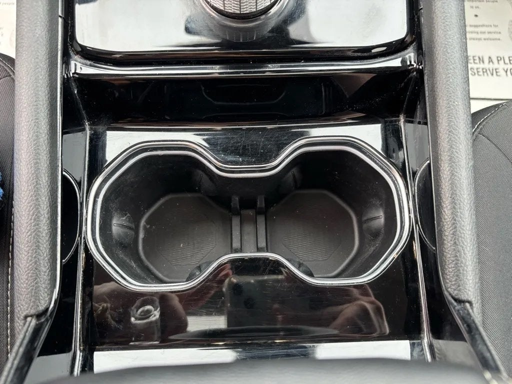 2023 Jeep Grand Cherokee L Laredo 4x4