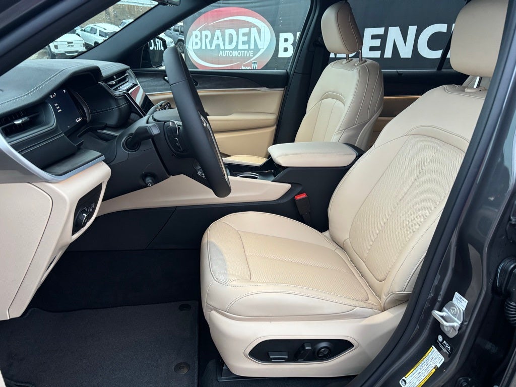 2025 Jeep Grand Cherokee GRAND CHEROKEE L LIMITED 4X4