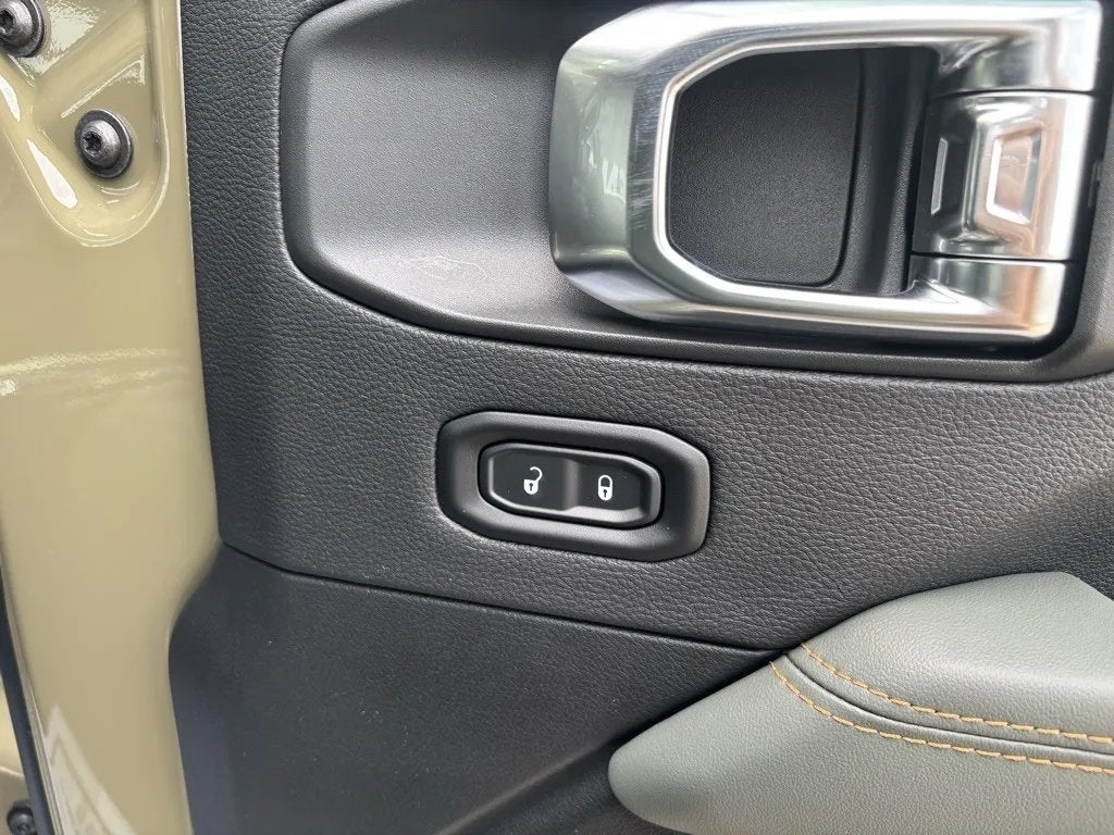 2025 Jeep Gladiator GLADIATOR MOJAVE X 4X4