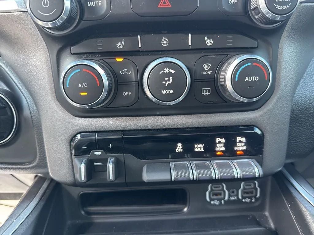 2023 RAM 1500 Big Horn Crew Cab 4x4 5'7' Box