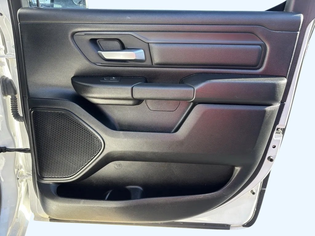 2023 RAM 1500 Tradesman Crew Cab 4x4 5'7' Box