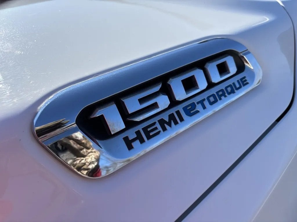 2023 RAM 1500 Tradesman Crew Cab 4x4 5'7' Box