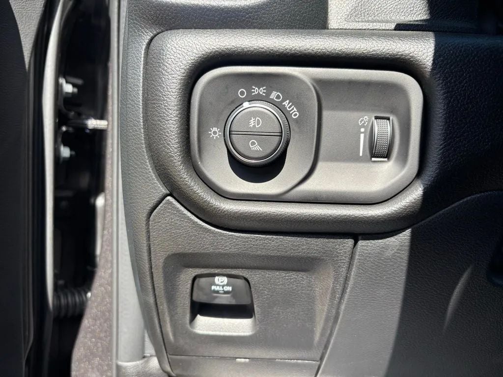 2026 RAM Ram 1500 RAM 1500 EXPRESS CREW CAB 4X4 5'7' BOX