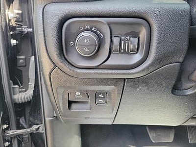 2022 RAM 1500 Laramie Crew Cab 4x4 5'7' Box