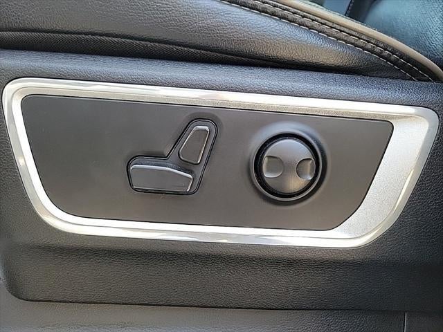 2022 RAM 1500 Laramie Crew Cab 4x4 5'7' Box