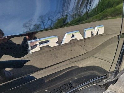 2022 RAM 1500 Laramie Crew Cab 4x4 5'7' Box