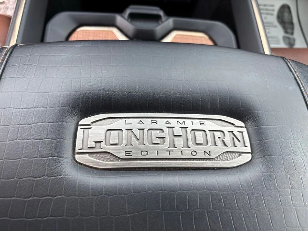 2020 RAM 1500 Laramie Longhorn Crew Cab 4x4 5'7' Box