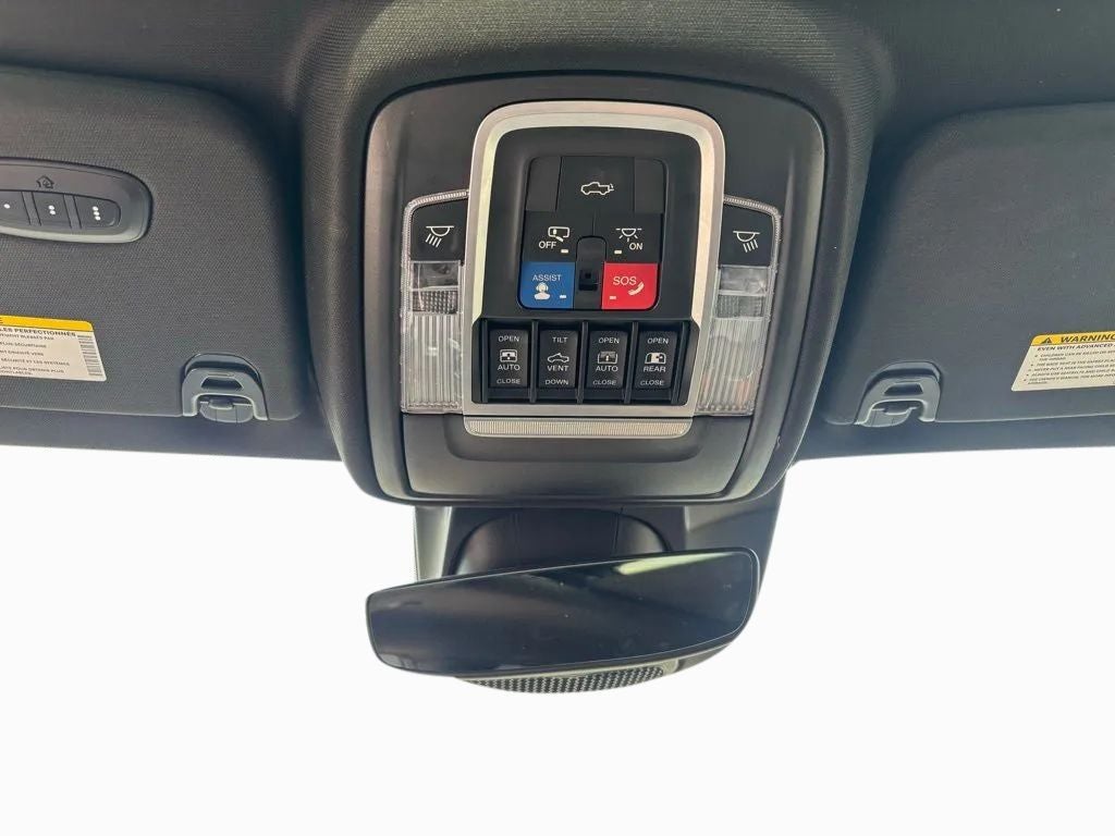 2020 RAM 1500 Laramie Longhorn Crew Cab 4x4 5'7' Box