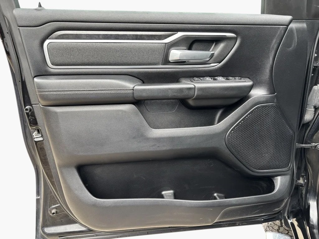 2021 RAM 1500 Big Horn Crew Cab 4x4 6'4' Box