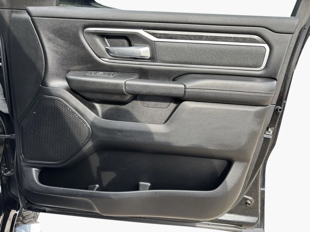 2021 RAM 1500 Big Horn Crew Cab 4x4 6'4' Box