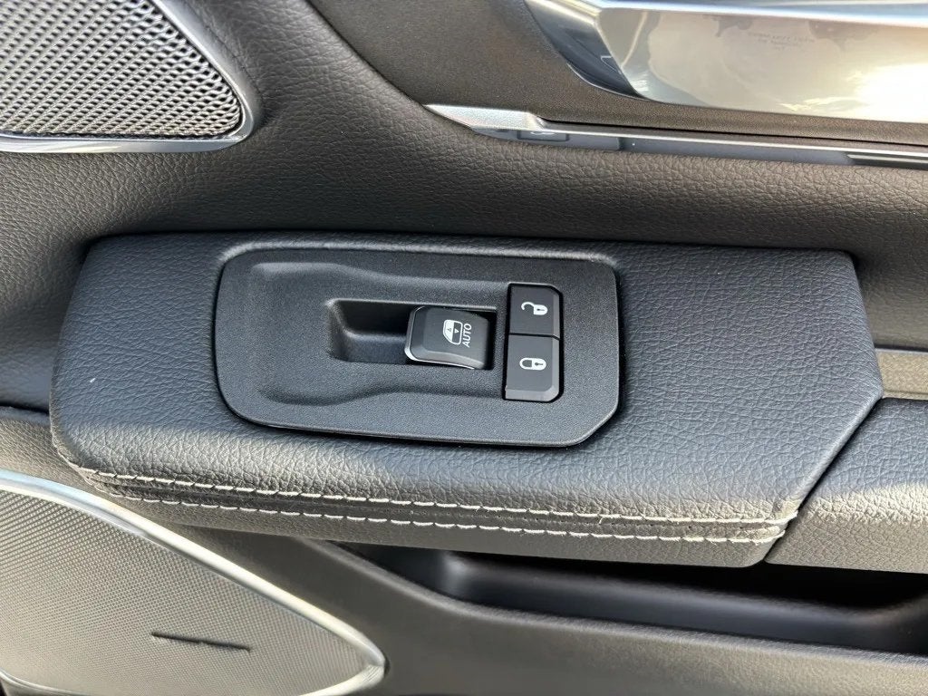 2026 RAM Ram 1500 RAM 1500 LARAMIE CREW CAB 4X4 6'4' BOX