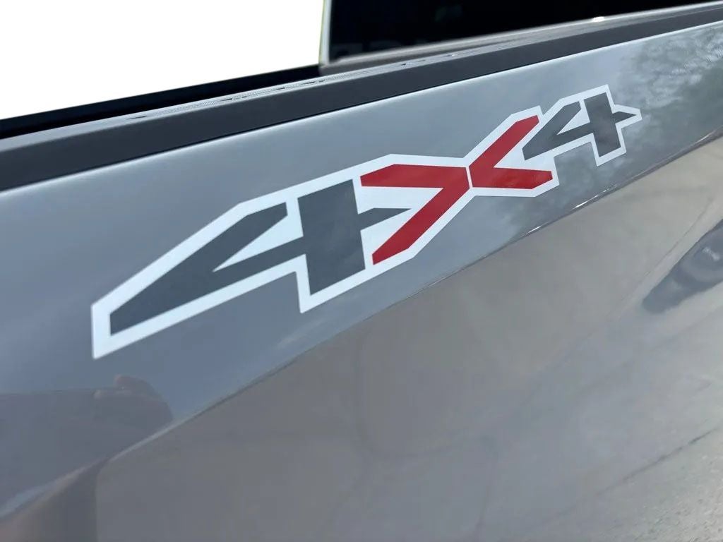 2024 Chevrolet Silverado 1500 4WD Crew Cab Short Bed Custom