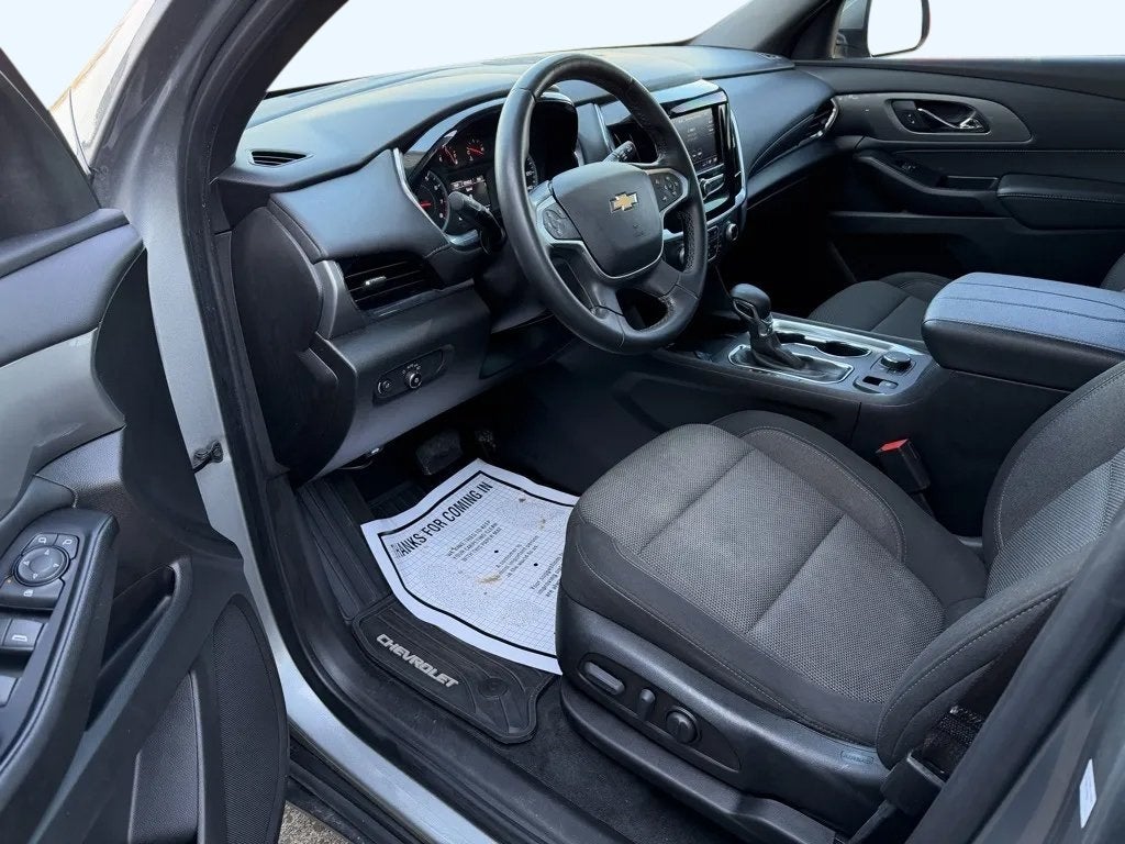 2023 Chevrolet Traverse FWD LT Cloth