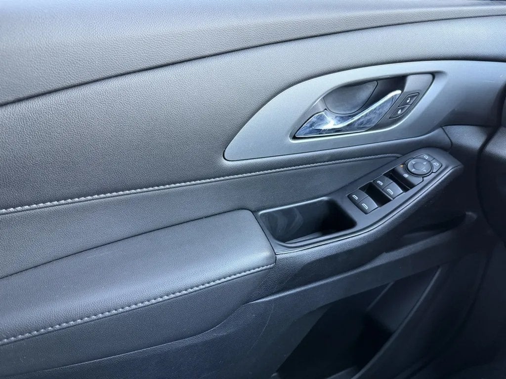 2023 Chevrolet Traverse FWD LT Cloth