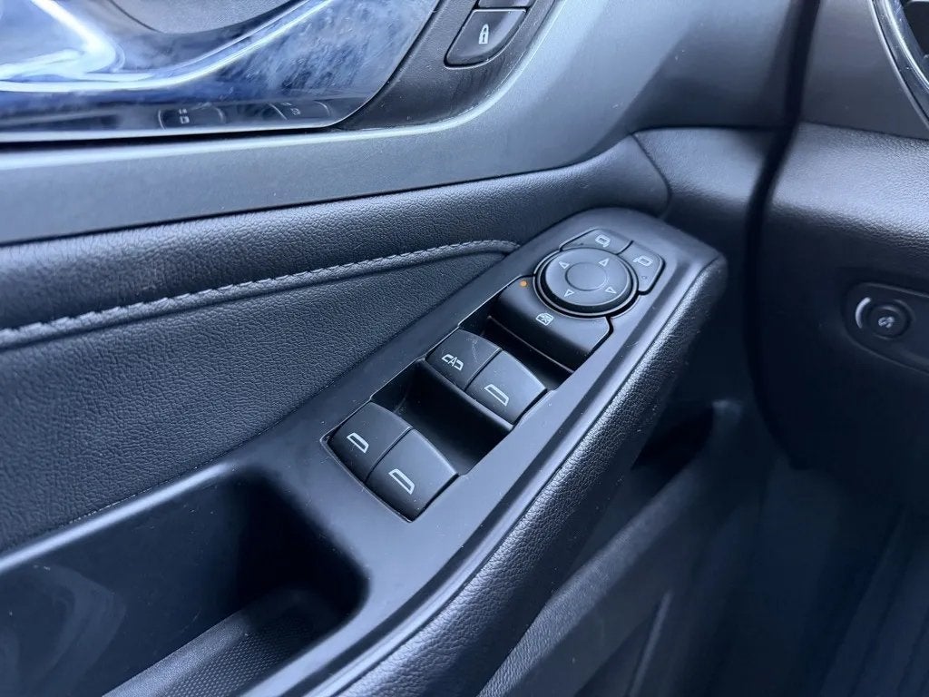 2023 Chevrolet Traverse FWD LT Cloth