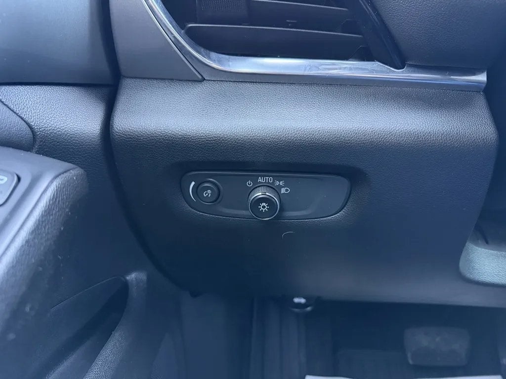 2023 Chevrolet Traverse FWD LT Cloth