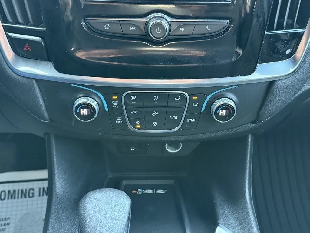 2023 Chevrolet Traverse FWD LT Cloth