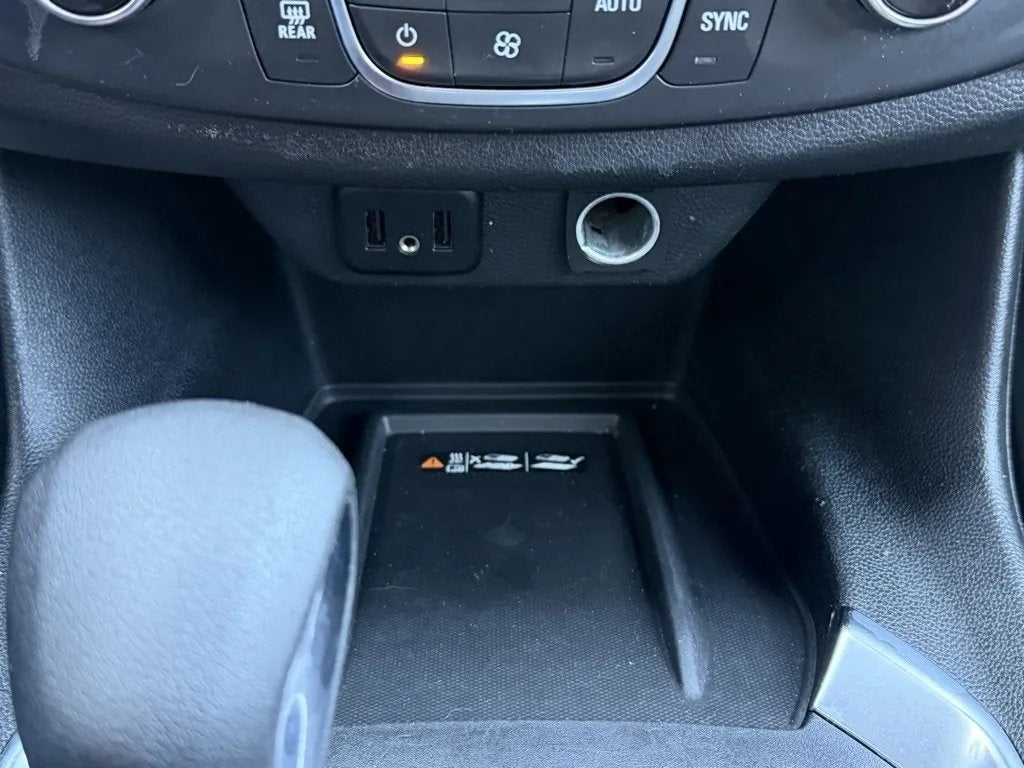 2023 Chevrolet Traverse FWD LT Cloth