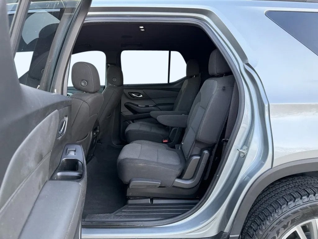 2023 Chevrolet Traverse FWD LT Cloth