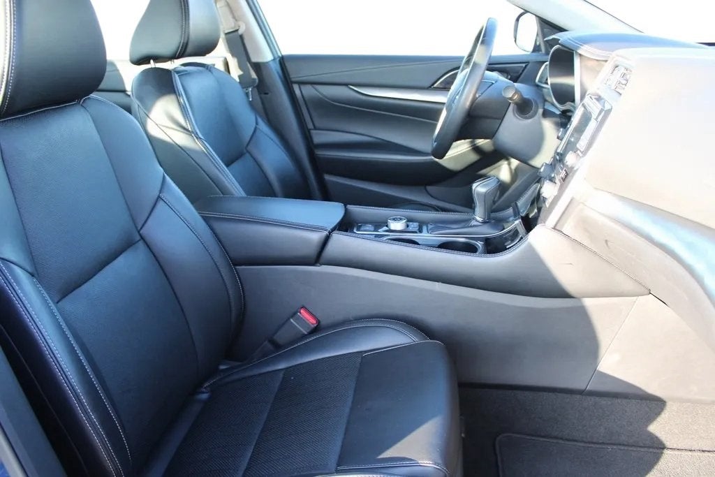 2023 Nissan Maxima SL