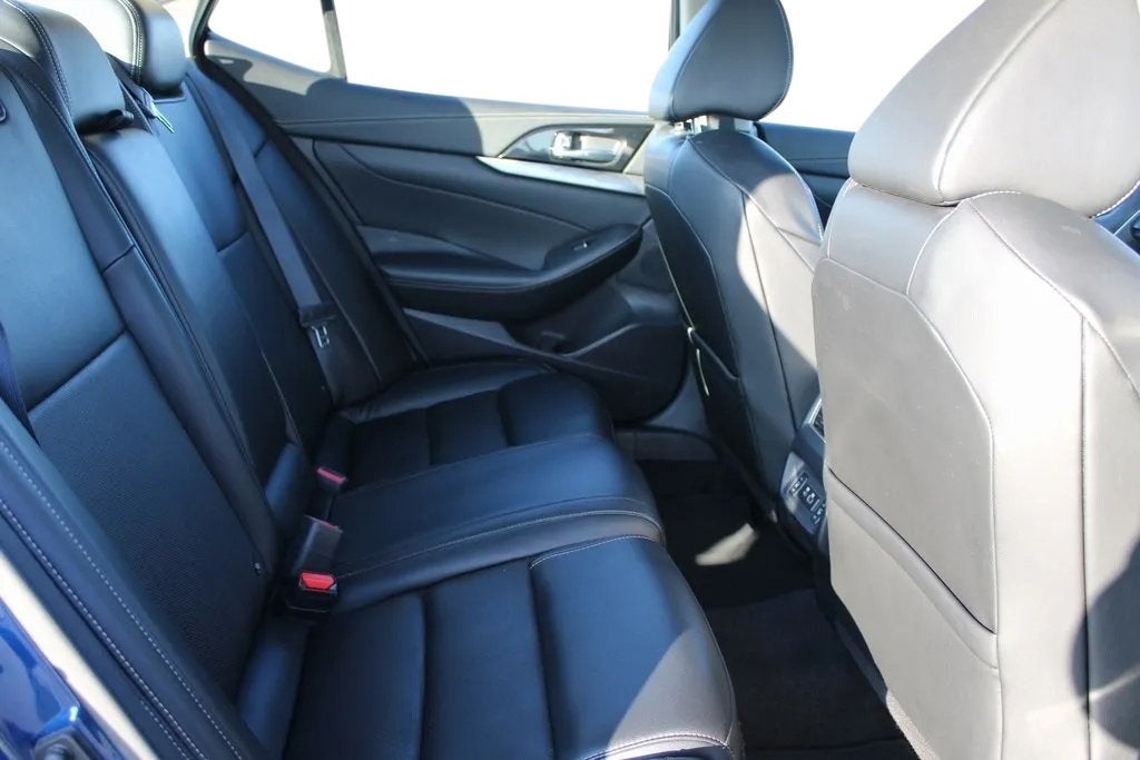 2023 Nissan Maxima SL