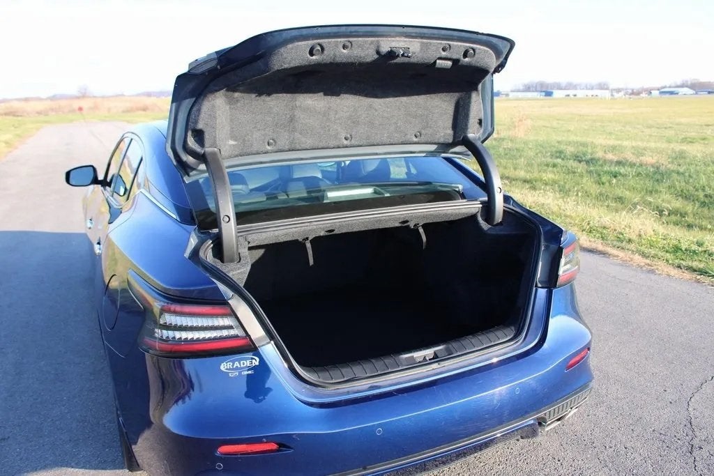 2023 Nissan Maxima SL