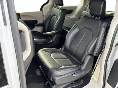 2024 Chrysler Pacifica Hybrid Select