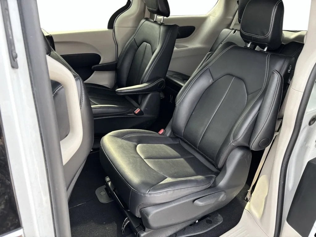 2024 Chrysler Pacifica Hybrid Select