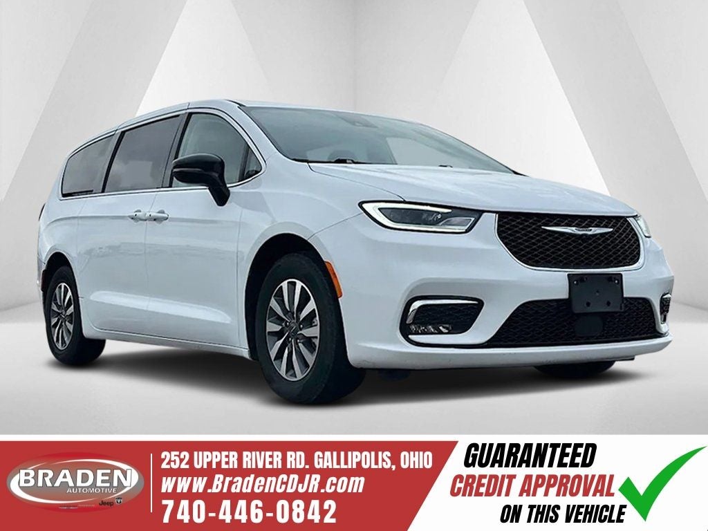 2024 Chrysler Pacifica Hybrid Select