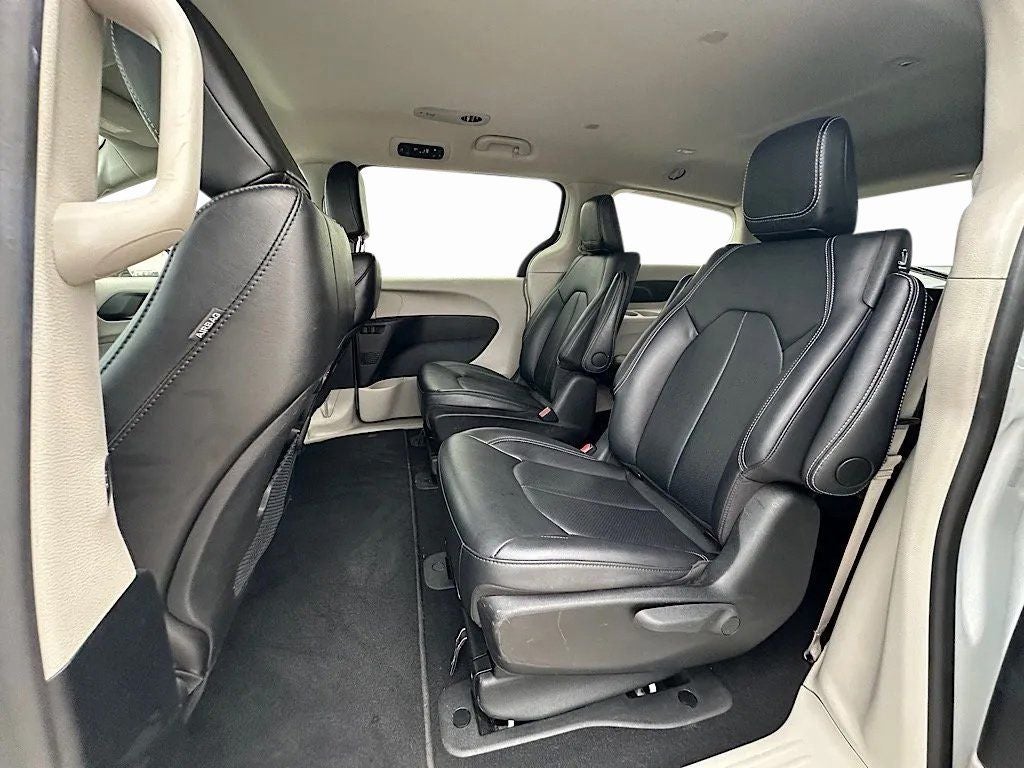 2024 Chrysler Pacifica Hybrid Select