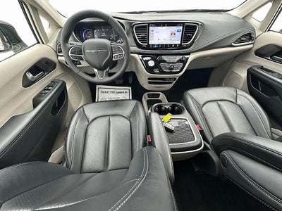 2024 Chrysler Pacifica Hybrid Select