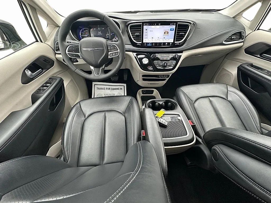 2024 Chrysler Pacifica Hybrid Select