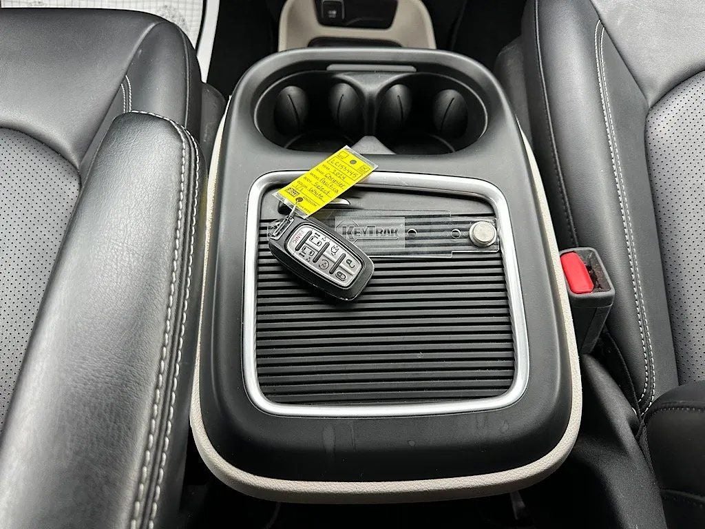 2024 Chrysler Pacifica Hybrid Select